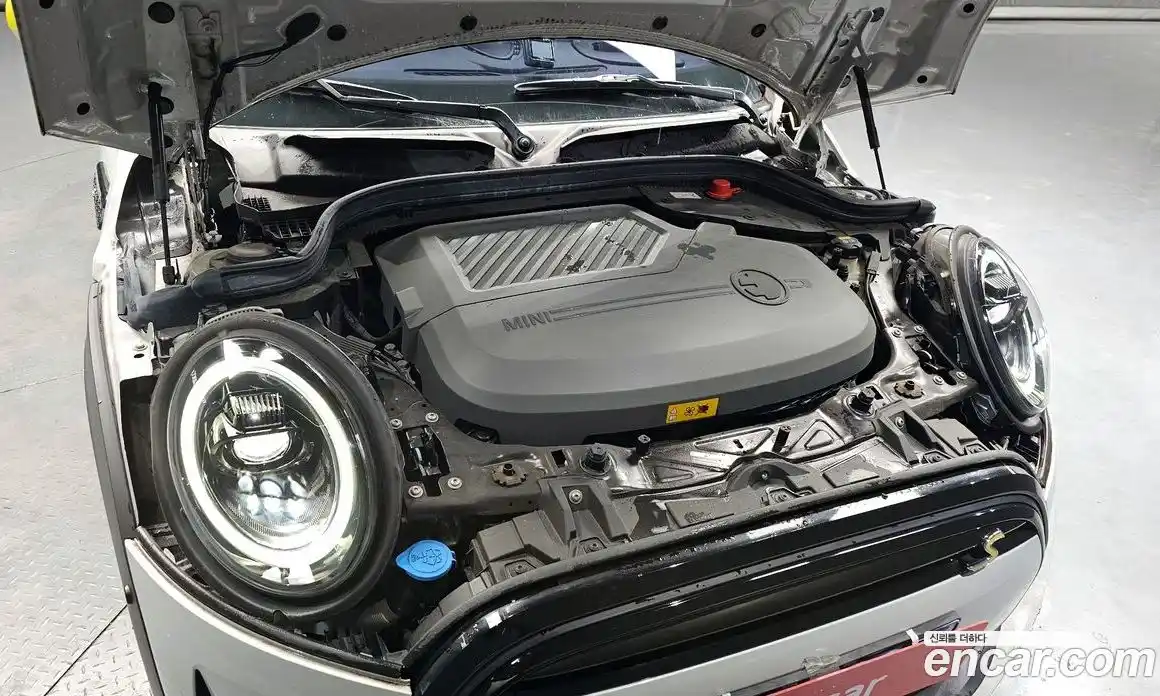 Mini Cooper 2022 Автомат в Москве № 141117, фото 19