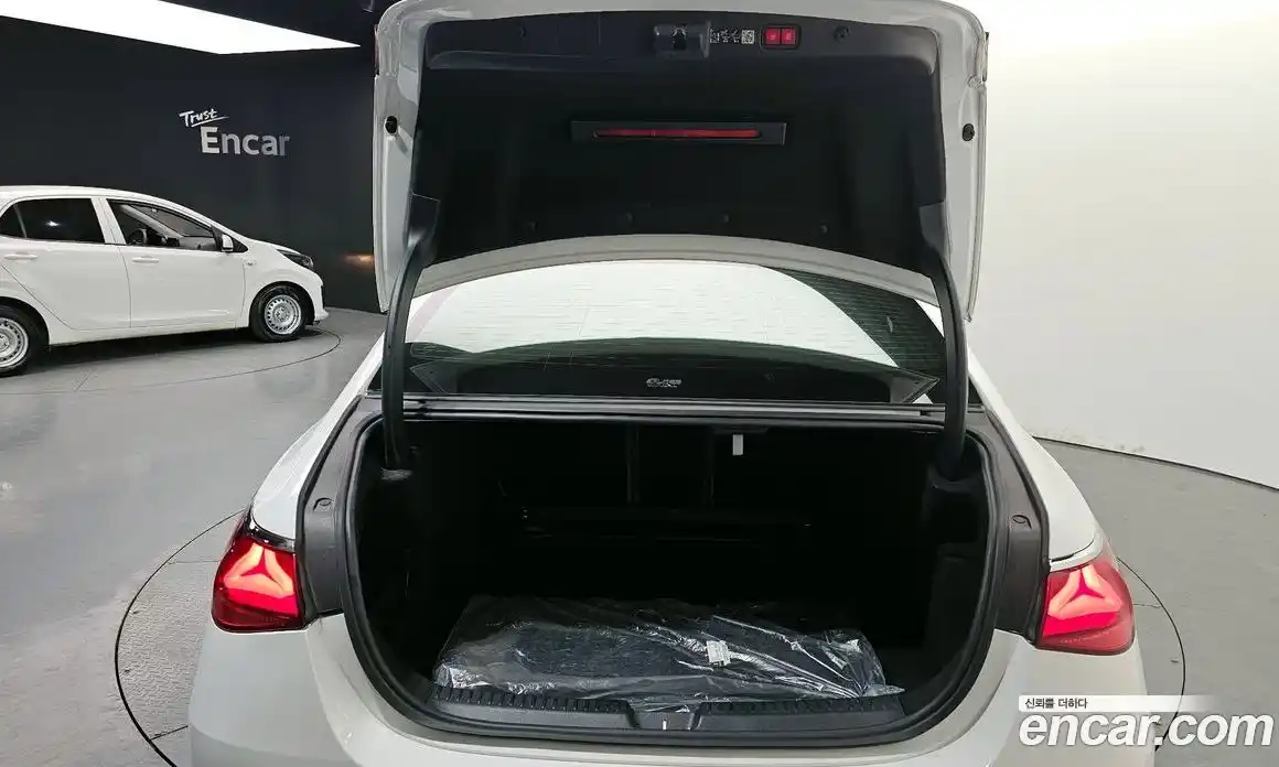 Mercedes-Benz E-Class 2024 2.0 Автомат в Москве № 141353, фото 4