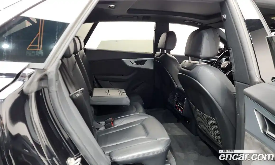 Audi Q8 2021 3.0 Автомат в Москве № 163229, фото 12