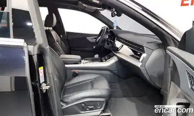 Audi Q8 2021 3.0 Автомат в Москве № 163229, миниатюра 5