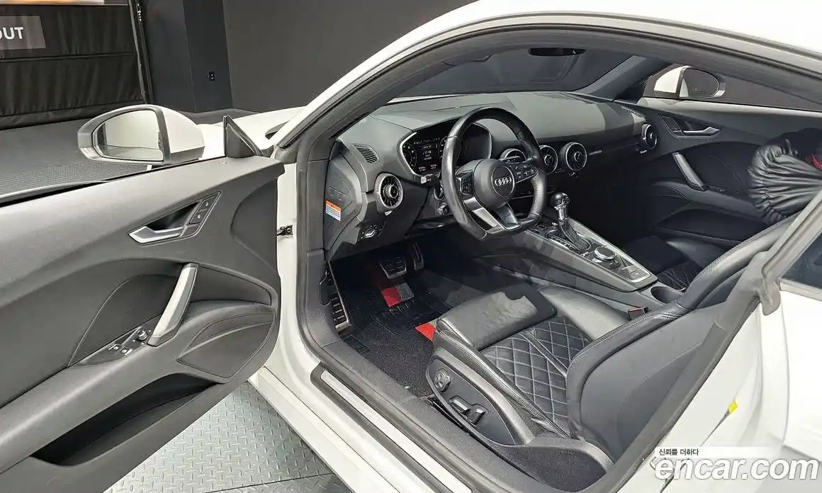 Audi TT 2016 2.0 Автомат в Москве № 163451, фото 17