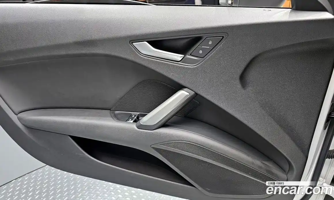 Audi TT 2016 2.0 Автомат в Москве № 163451, фото 7