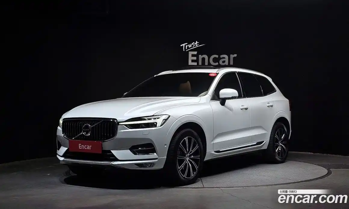 Volvo XC60 2021 2.0 Автомат в Москве № 164470, фото 3