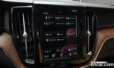 Volvo XC60 2021 2.0 Автомат в Москве № 164470, миниатюра 10