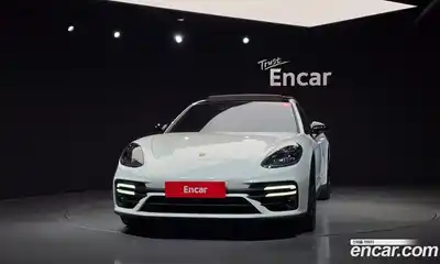 Porsche Panamera, 2023