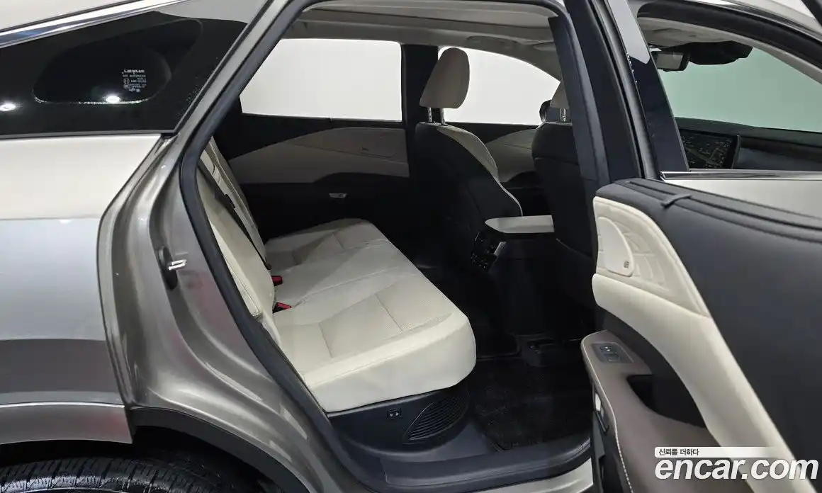 Lexus RX 2024 2.5 Автомат в Москве № 168065, фото 17