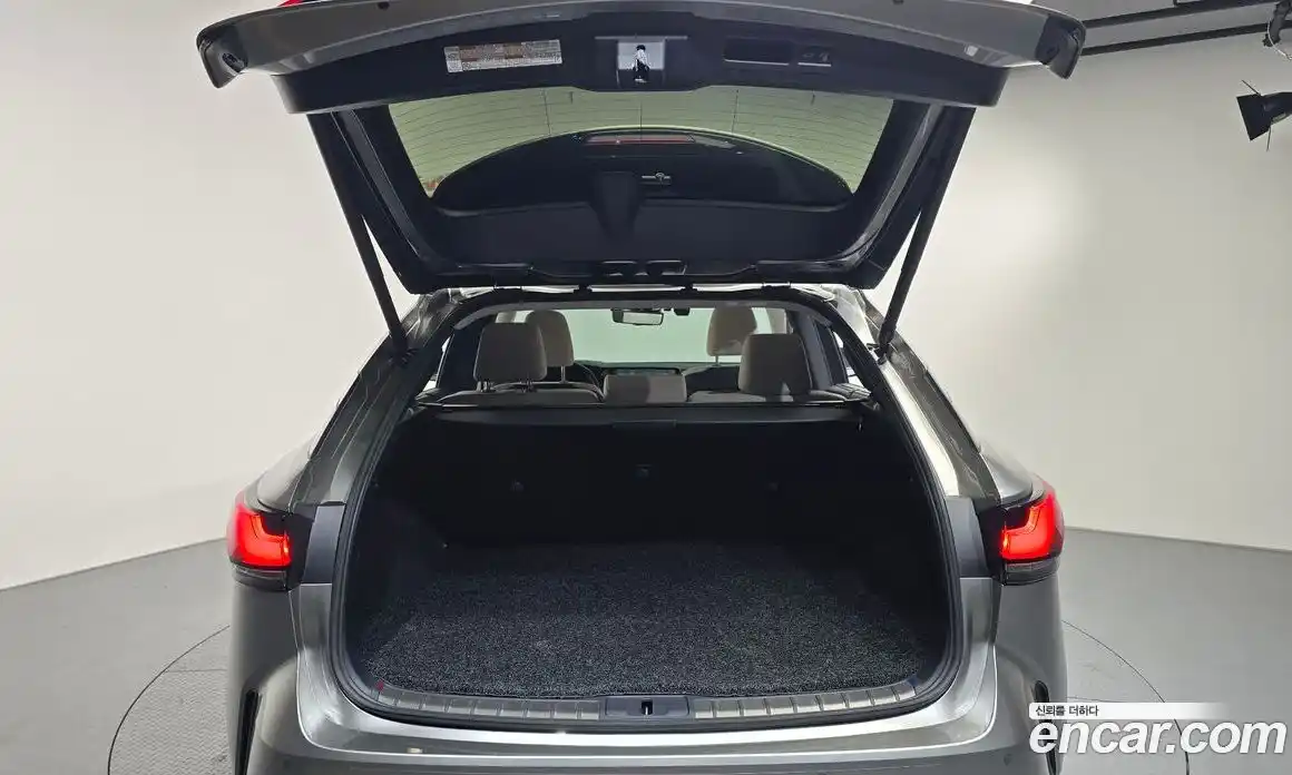 Lexus RX 2024 2.5 Автомат в Москве № 168065, фото 8