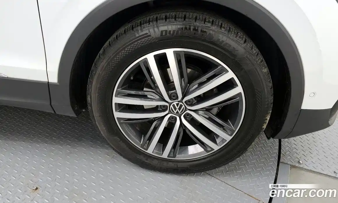 Volkswagen Tiguan 2021 2.0 Автомат в Москве № 168894, фото 20