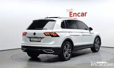 Volkswagen Tiguan 2021 2.0 Автомат в Москве № 168894, миниатюра 3