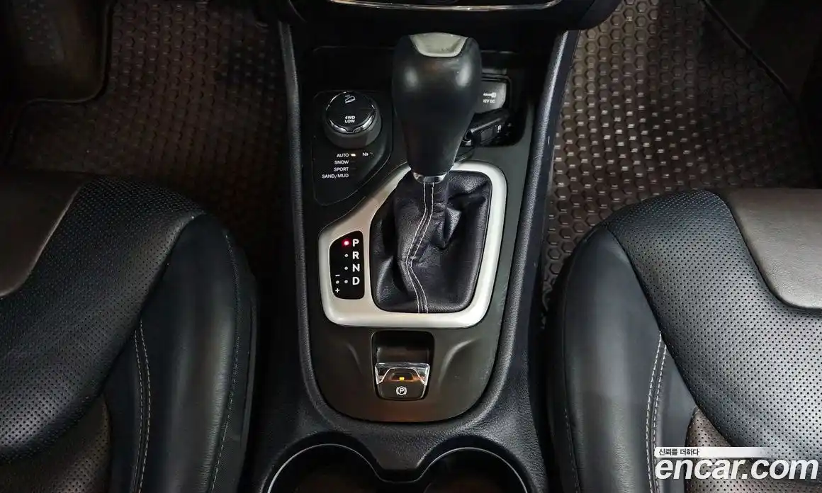 Jeep Cherokee 2017 2.2 Автомат в Москве № 169738, фото 13