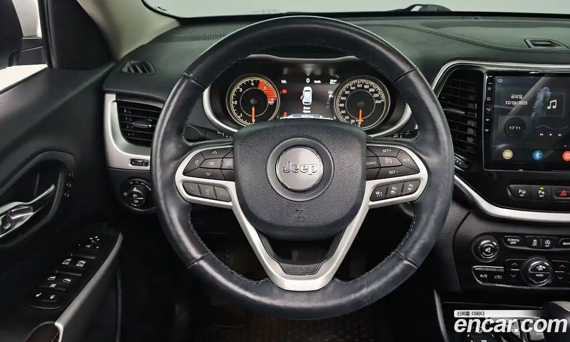 Jeep Cherokee 2017 2.2 Автомат в Москве № 169738, фото 15