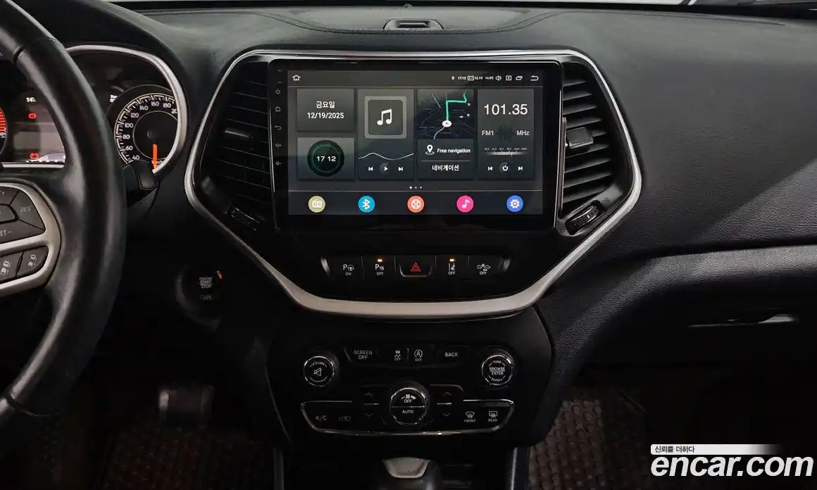 Jeep Cherokee 2017 2.2 Автомат в Москве № 169738, фото 17