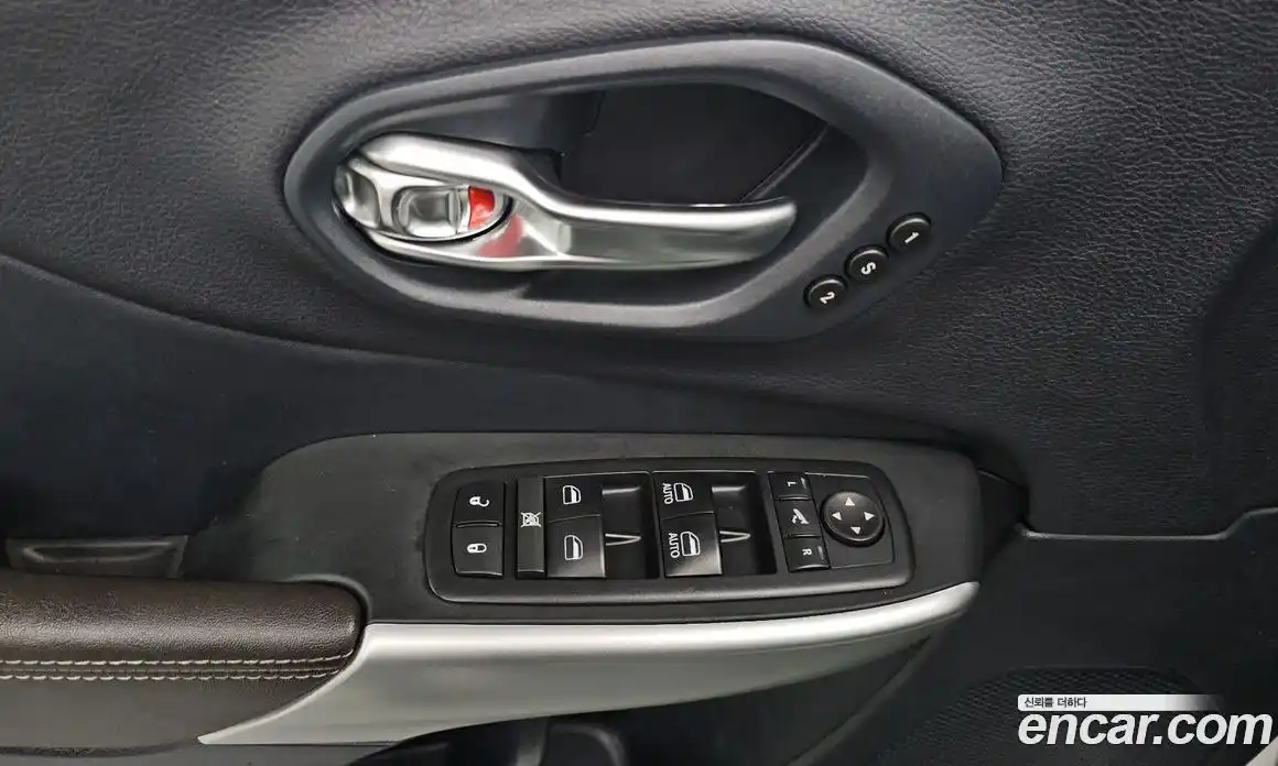 Jeep Cherokee 2017 2.2 Автомат в Москве № 169738, фото 6