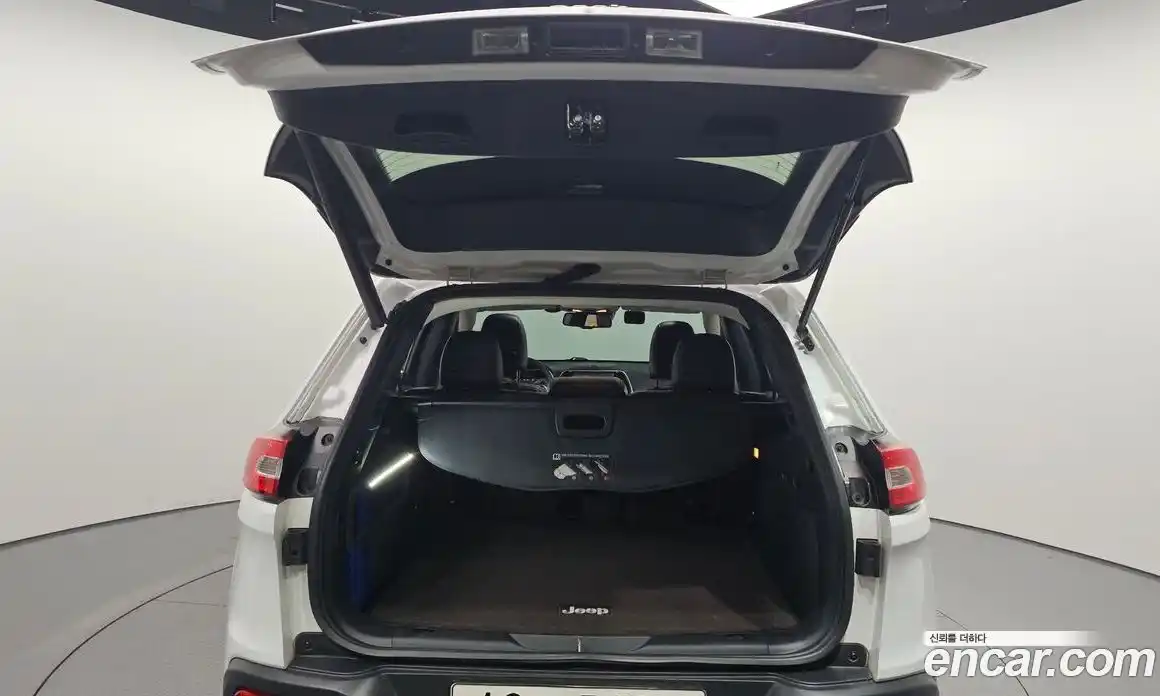 Jeep Cherokee 2017 2.2 Автомат в Москве № 169738, фото 8