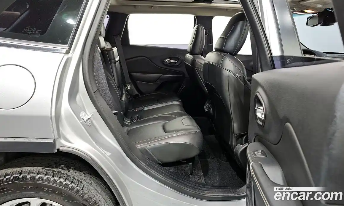 Jeep Cherokee 2015 2.4 Автомат в Москве № 169875, фото 16