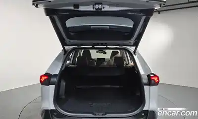 Toyota RAV4 2023 2.5 Автомат в Москве № 170215, миниатюра 11