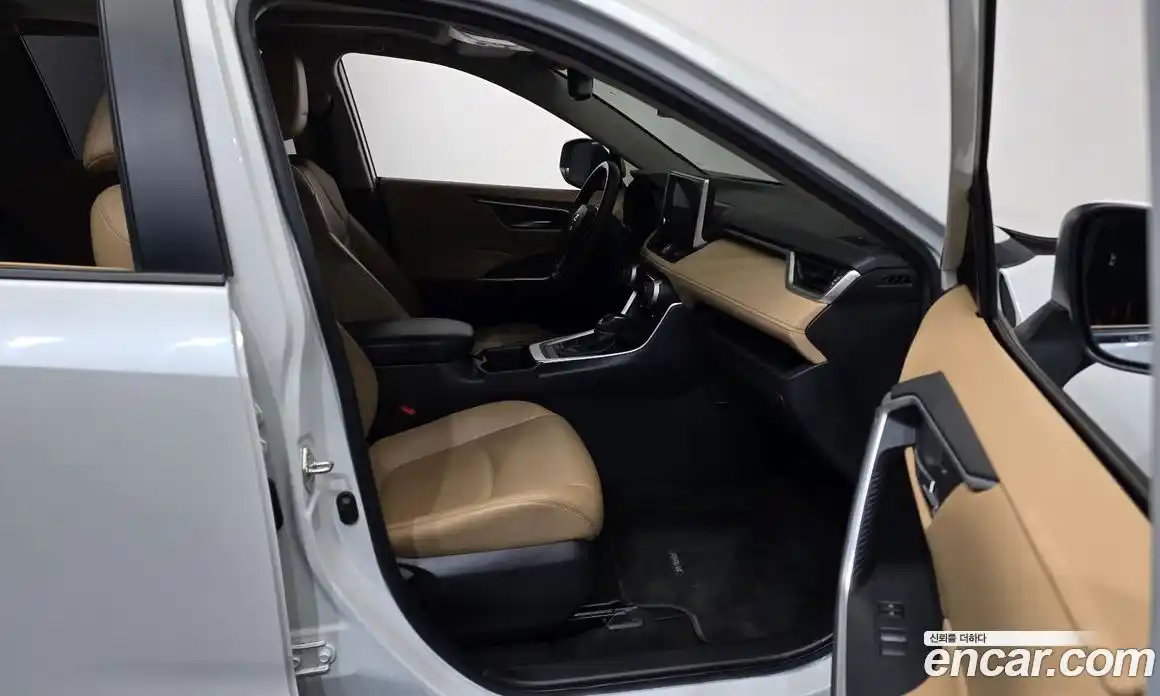 Toyota RAV4 2023 2.5 Автомат в Москве № 170215, фото 12