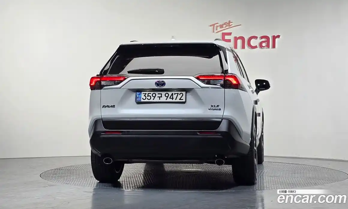 Toyota RAV4 2023 2.5 Автомат в Москве № 170215, фото 14