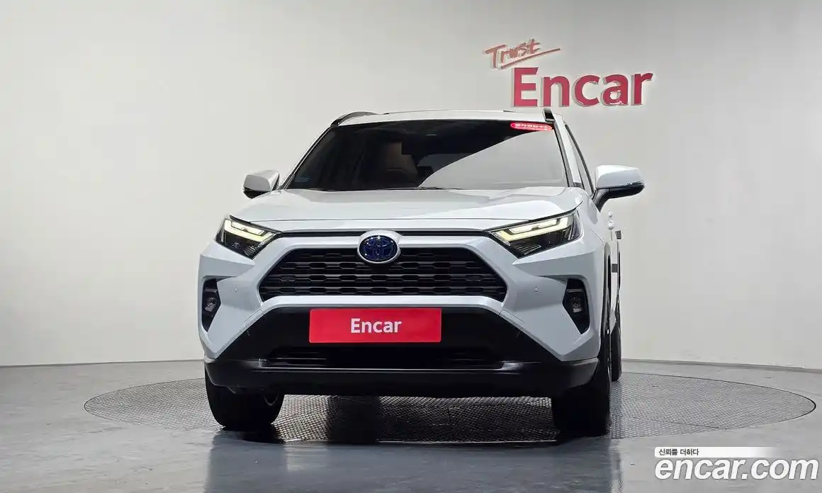 Toyota RAV4 2023 2.5 Автомат в Москве № 170215, фото 16