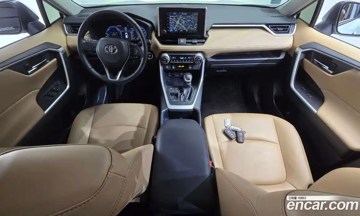 Toyota RAV4 2023 2.5 Автомат в Москве № 170215, фото 4