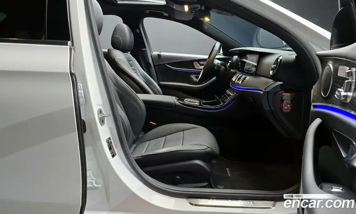 Mercedes-Benz E-Class 2022 2.0 Автомат в Москве № 176648, фото 16