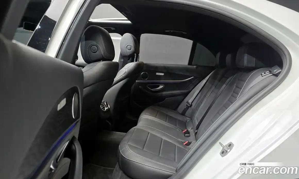 Mercedes-Benz E-Class 2022 2.0 Автомат в Москве № 176648, фото 20