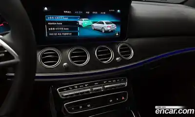 Mercedes-Benz E-Class 2022 2.0 Автомат в Москве № 176648, миниатюра 9