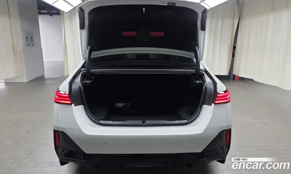 BMW 5-Series 2025 2.0 Автомат в Москве № 186990, фото 3