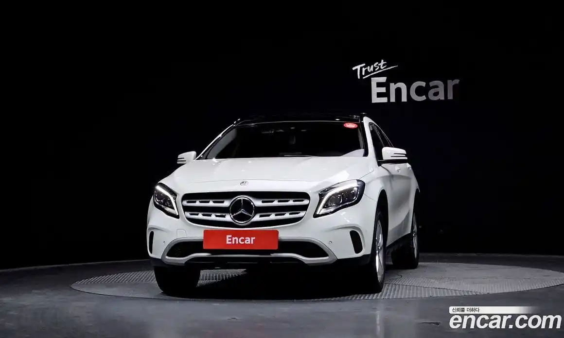 Mercedes-Benz GLA-Class 2018 2.0 Автомат в Москве № 194707, фото 13