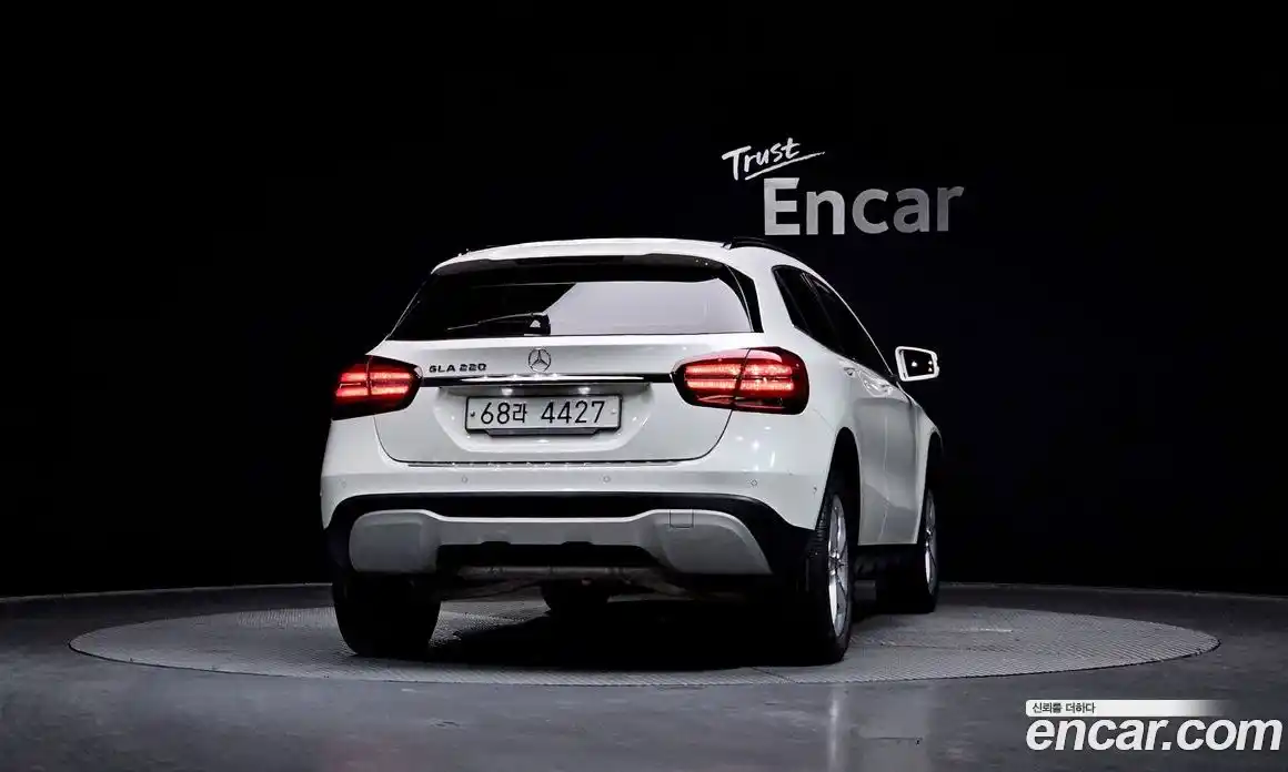 Mercedes-Benz GLA-Class 2018 2.0 Автомат в Москве № 194707, фото 15