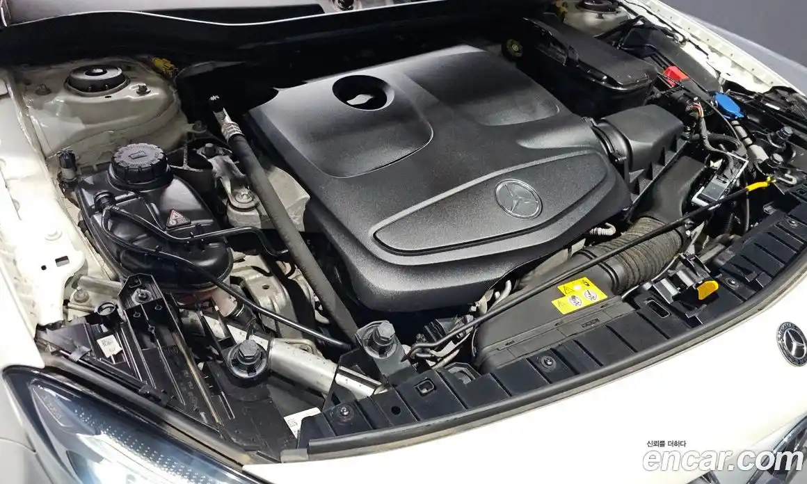 Mercedes-Benz GLA-Class 2018 2.0 Автомат в Москве № 194707, фото 17