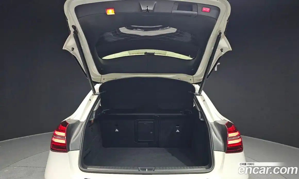 Mercedes-Benz GLA-Class 2018 2.0 Автомат в Москве № 194707, фото 6