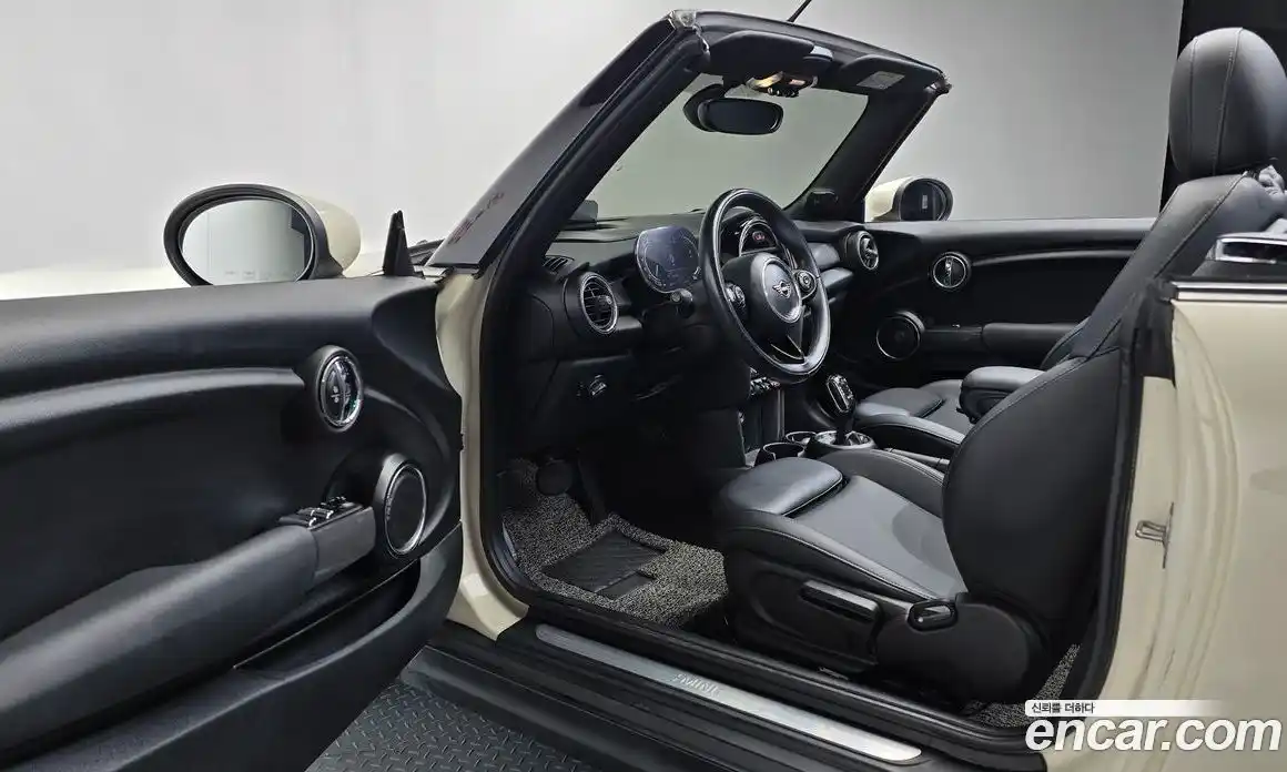 Mini Cooper Convertible 2021 1.5 Автомат в Москве № 198404, фото 19