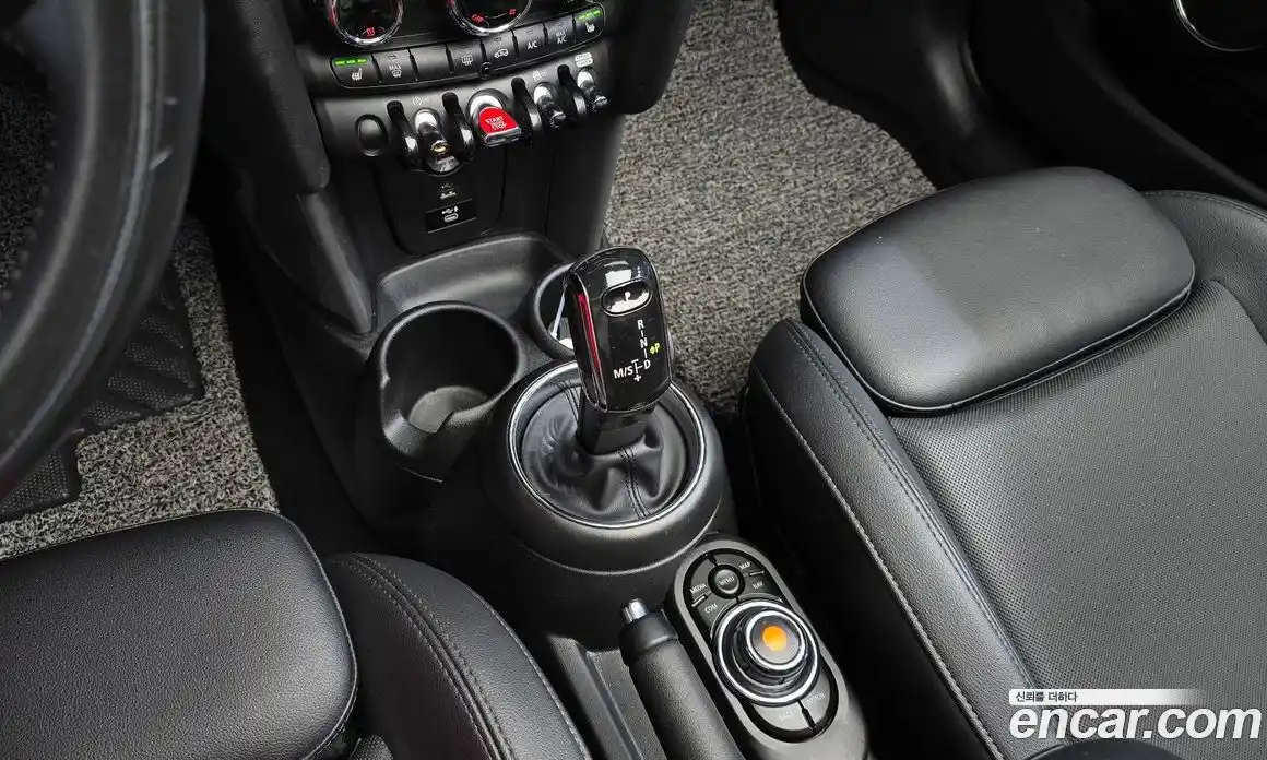 Mini Cooper Convertible 2021 1.5 Автомат в Москве № 198404, фото 3