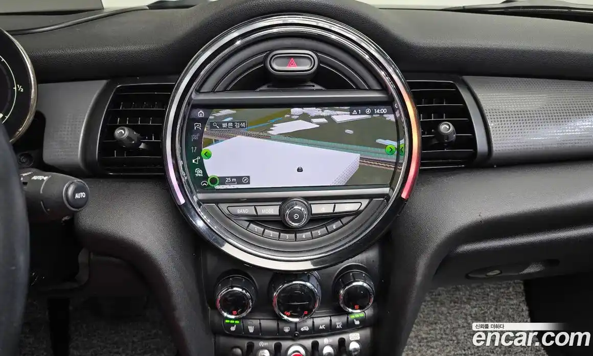 Mini Cooper Convertible 2021 1.5 Автомат в Москве № 198404, фото 10