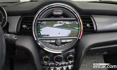 Mini Cooper Convertible 2021 1.5 Автомат в Москве № 198404, миниатюра 10