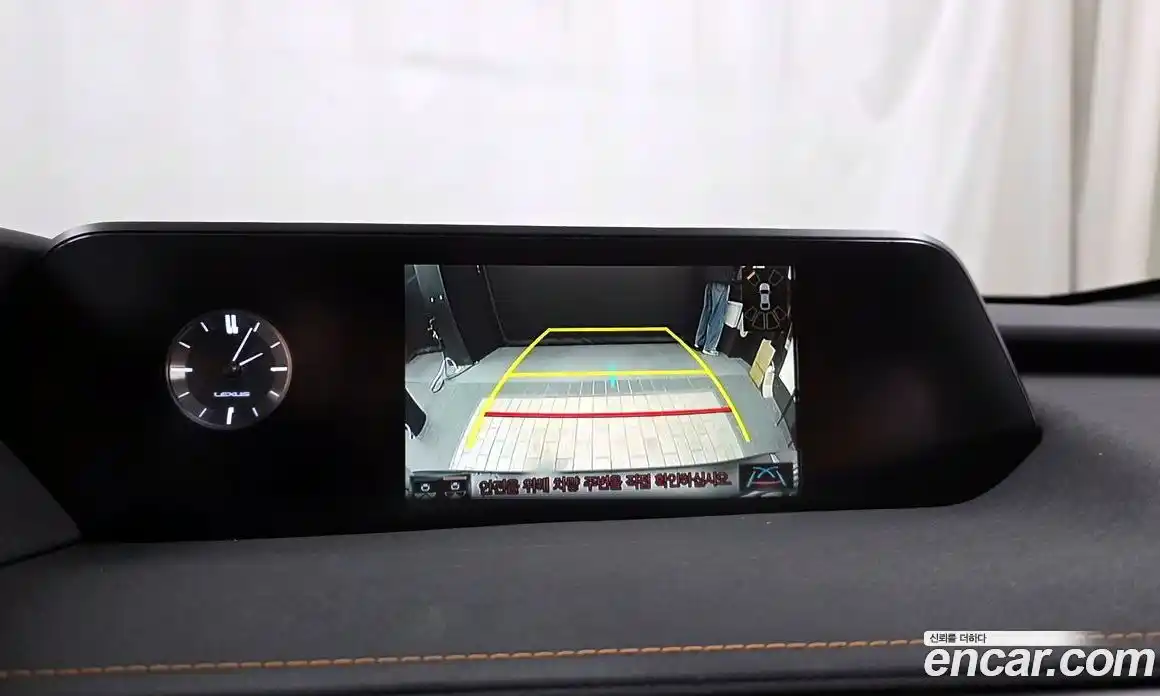 Lexus UX 2019 2.0 Автомат в Москве № 198886, фото 19