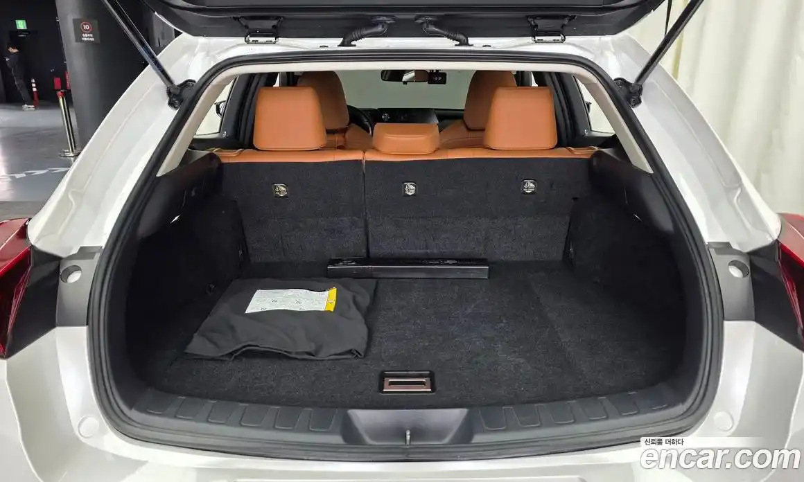 Lexus UX 2019 2.0 Автомат в Москве № 198886, фото 20