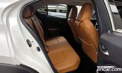 Lexus UX 2019 2.0 Автомат в Москве № 198886, миниатюра 2