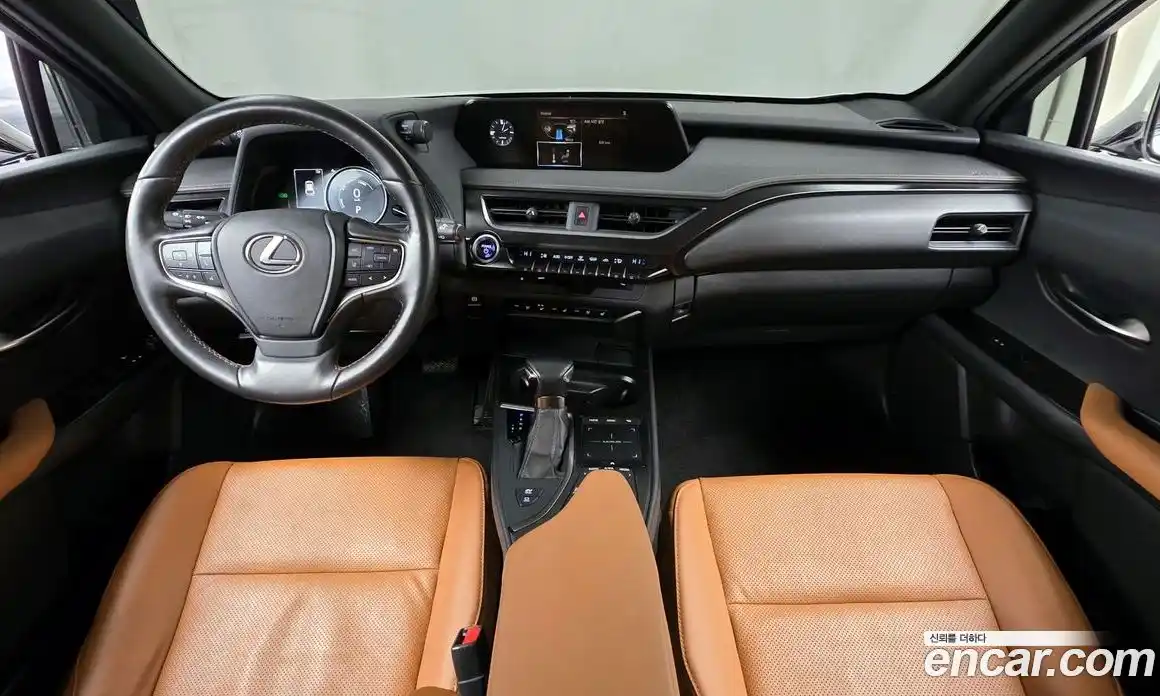 Lexus UX 2019 2.0 Автомат в Москве № 198886, фото 4