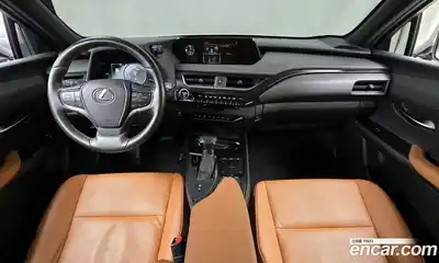 Lexus UX 2019 2.0 Автомат в Москве № 198886, миниатюра 4