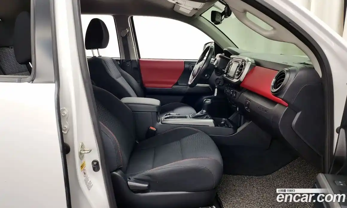 Toyota Tacoma 2017 3.5 Автомат в Москве № 199671, фото 15