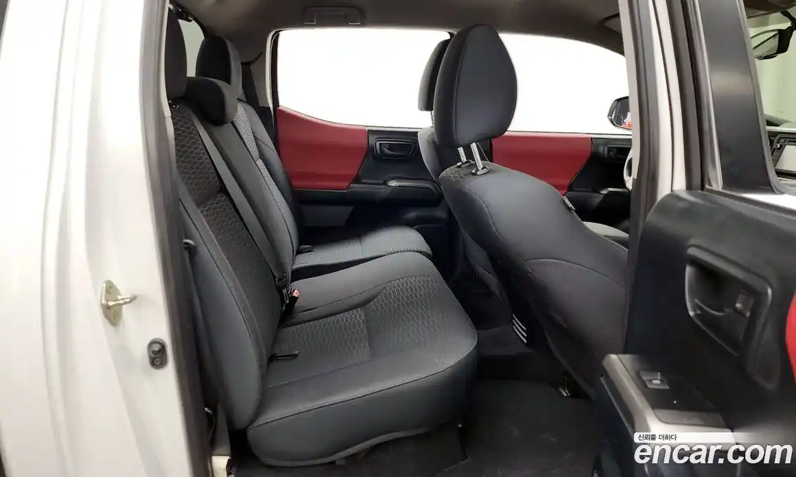 Toyota Tacoma 2017 3.5 Автомат в Москве № 199671, фото 16