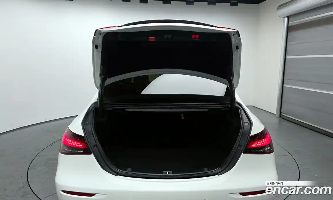 Mercedes-Benz E-Class 2022 2.0 Автомат в Москве № 206708, фото 12