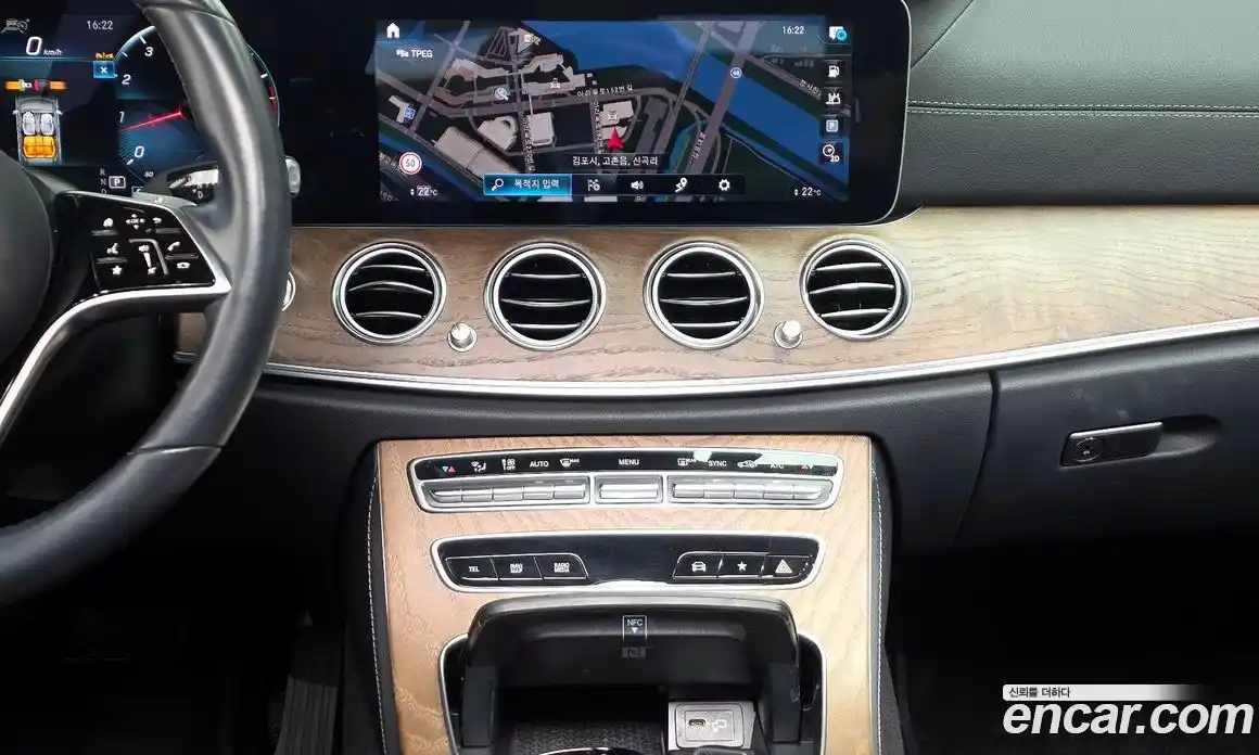 Mercedes-Benz E-Class 2022 2.0 Автомат в Москве № 206708, фото 16