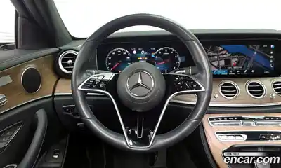 Mercedes-Benz E-Class 2022 2.0 Автомат в Москве № 206708, миниатюра 3