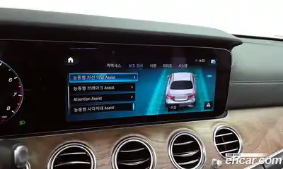 Mercedes-Benz E-Class 2022 2.0 Автомат в Москве № 206708, миниатюра 4