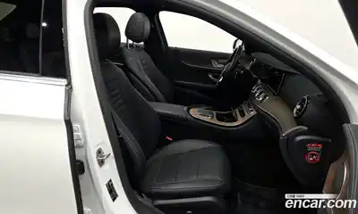 Mercedes-Benz E-Class 2022 2.0 Автомат в Москве № 206708, миниатюра 9