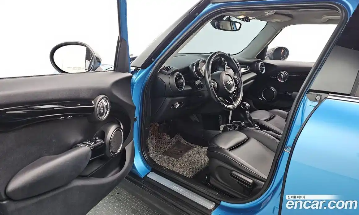 Mini Cooper 2015 1.5 Автомат в Москве № 207283, фото 13