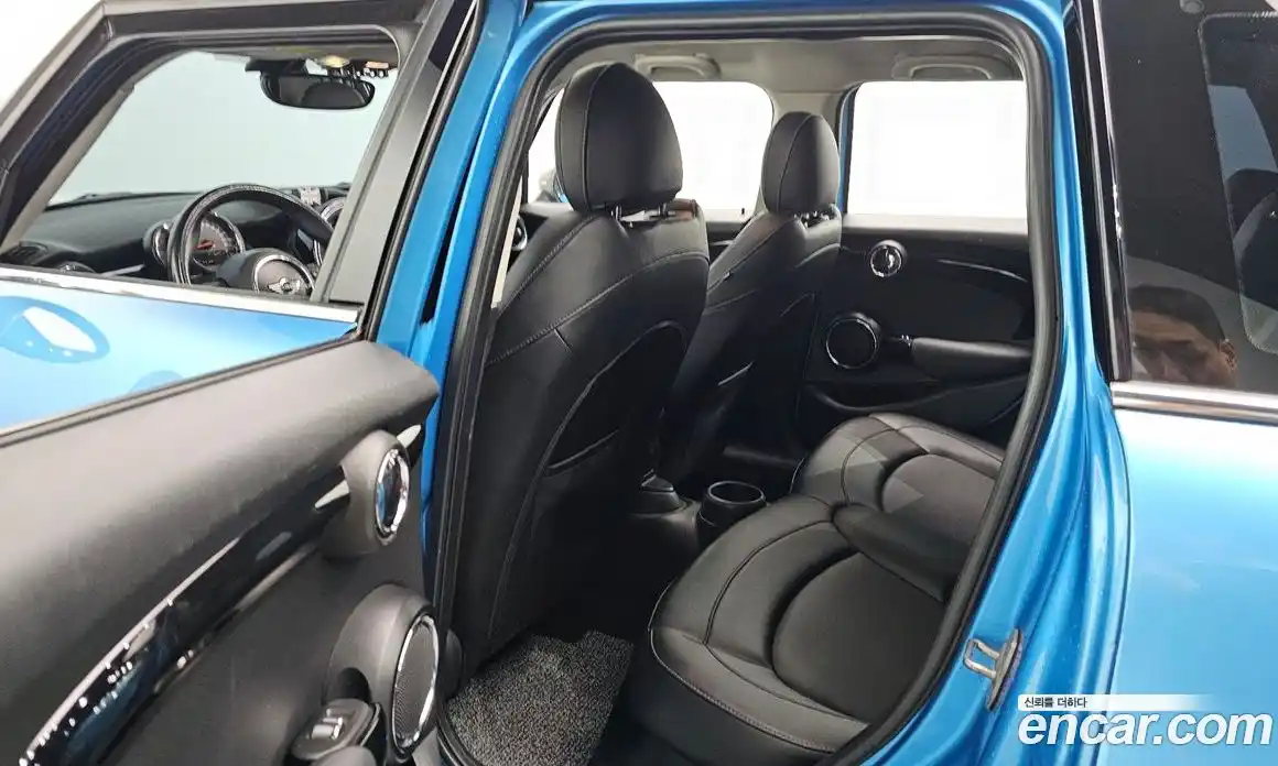 Mini Cooper 2015 1.5 Автомат в Москве № 207283, фото 15